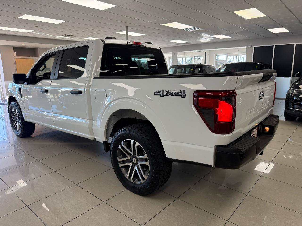 Ford F-150 XL SuperCrew 4WD 2024