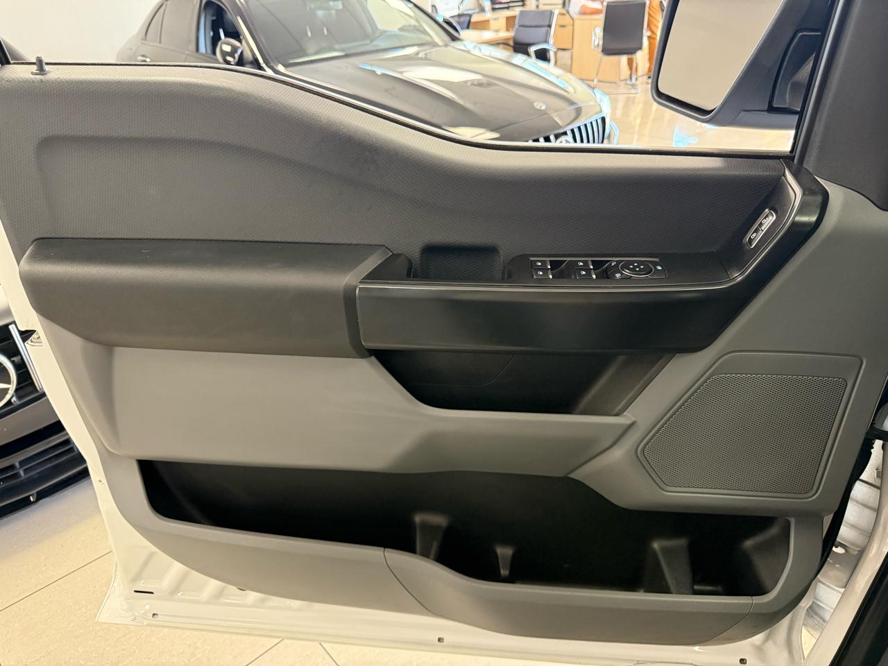 Ford F-150 XL SuperCrew 4WD 2024