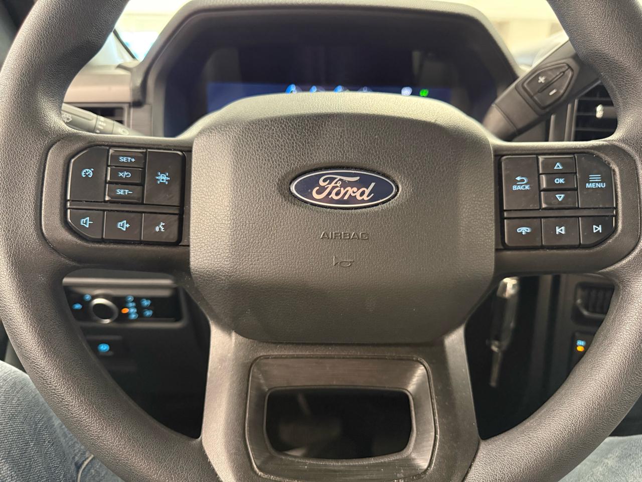 Ford F-150 XL SuperCrew 4WD 2024