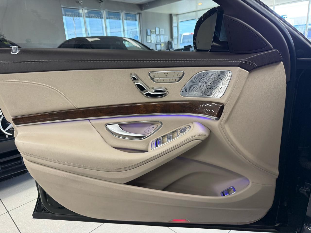 Mercedes-Benz S-Class S550 2014