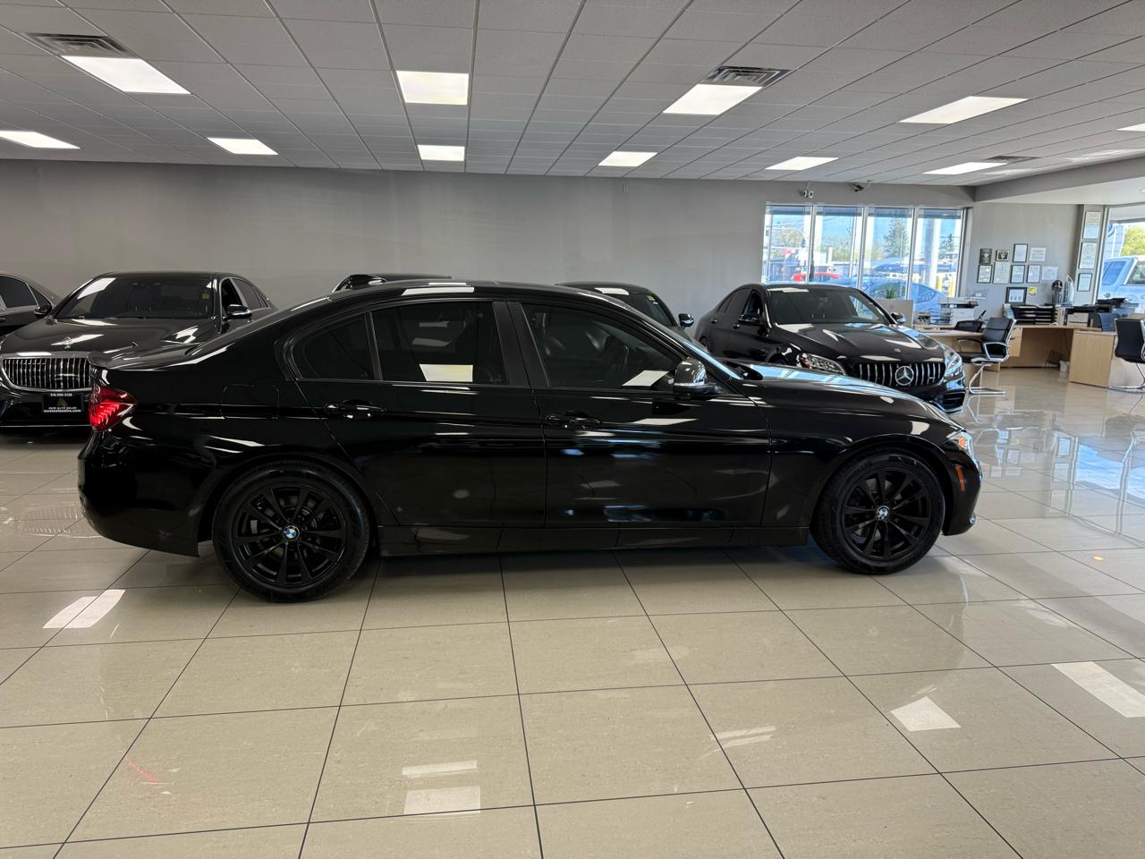 BMW 3-Series 320i Sedan 2017