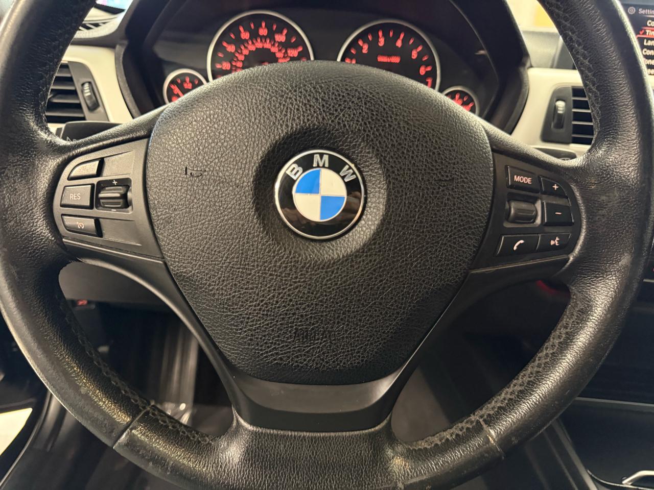 BMW 3-Series 320i Sedan 2017