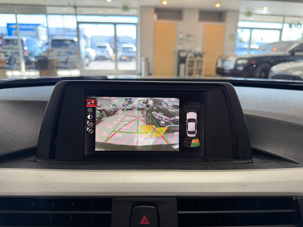 BMW 3-Series 320i Sedan 2017