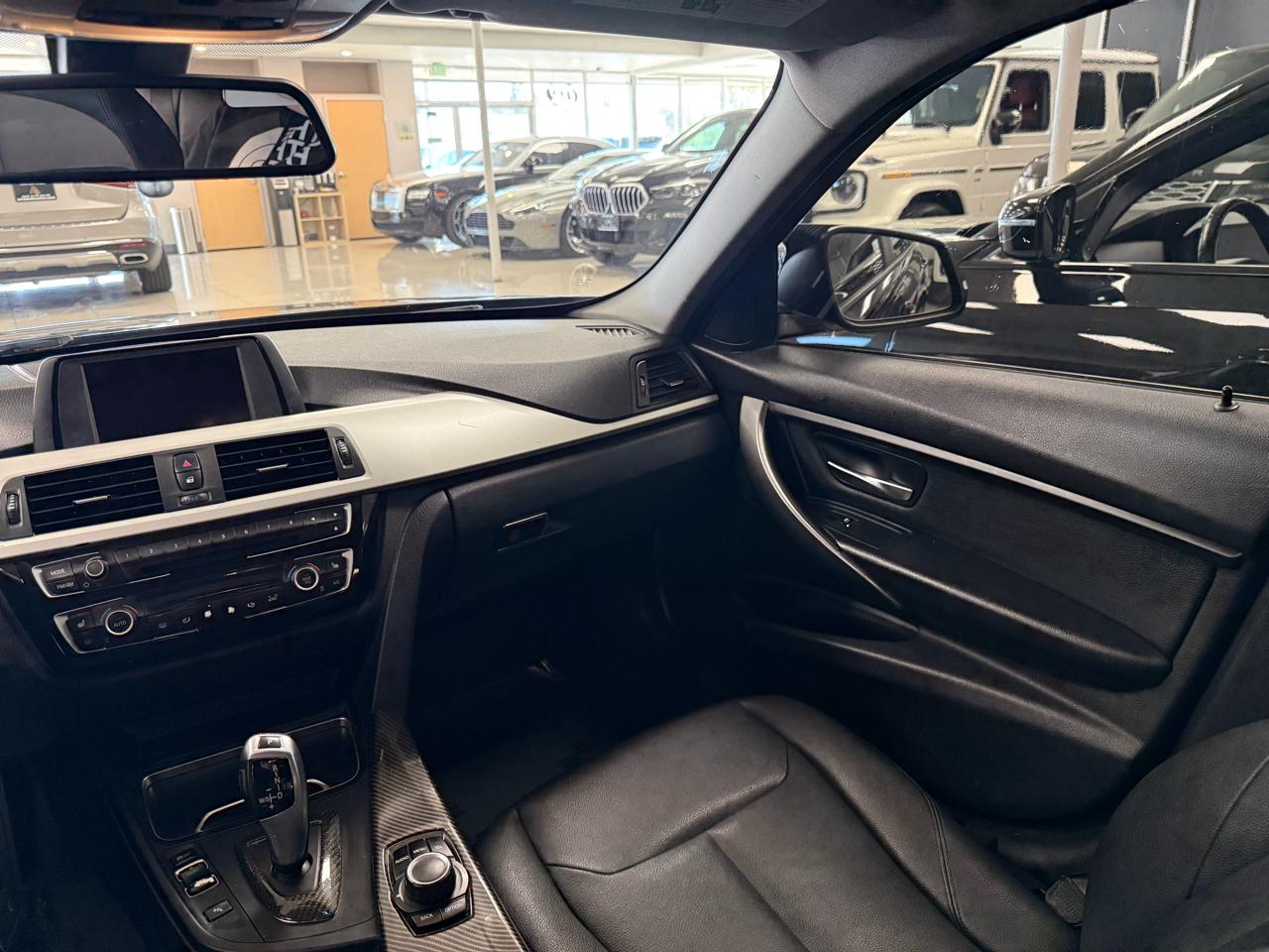 BMW 3-Series 320i Sedan 2017