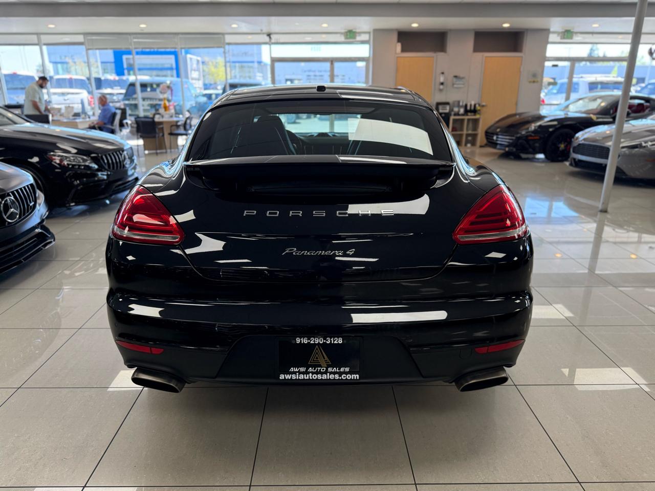 Porsche Panamera 4 2015