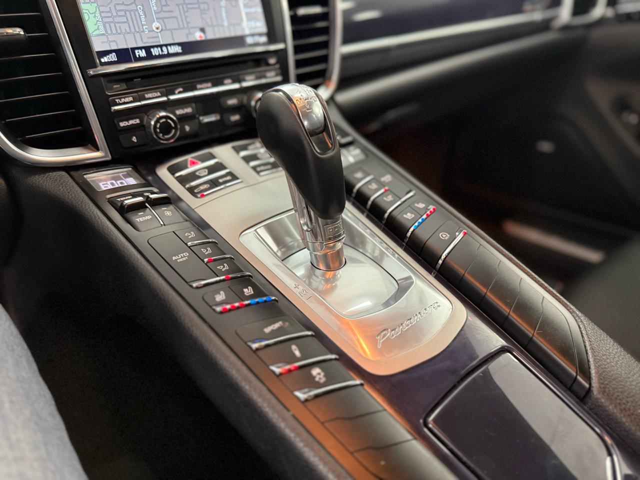 Porsche Panamera 4 2015