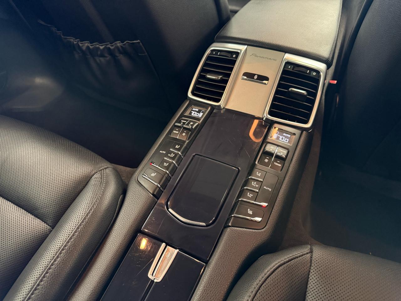 Porsche Panamera 4 2015