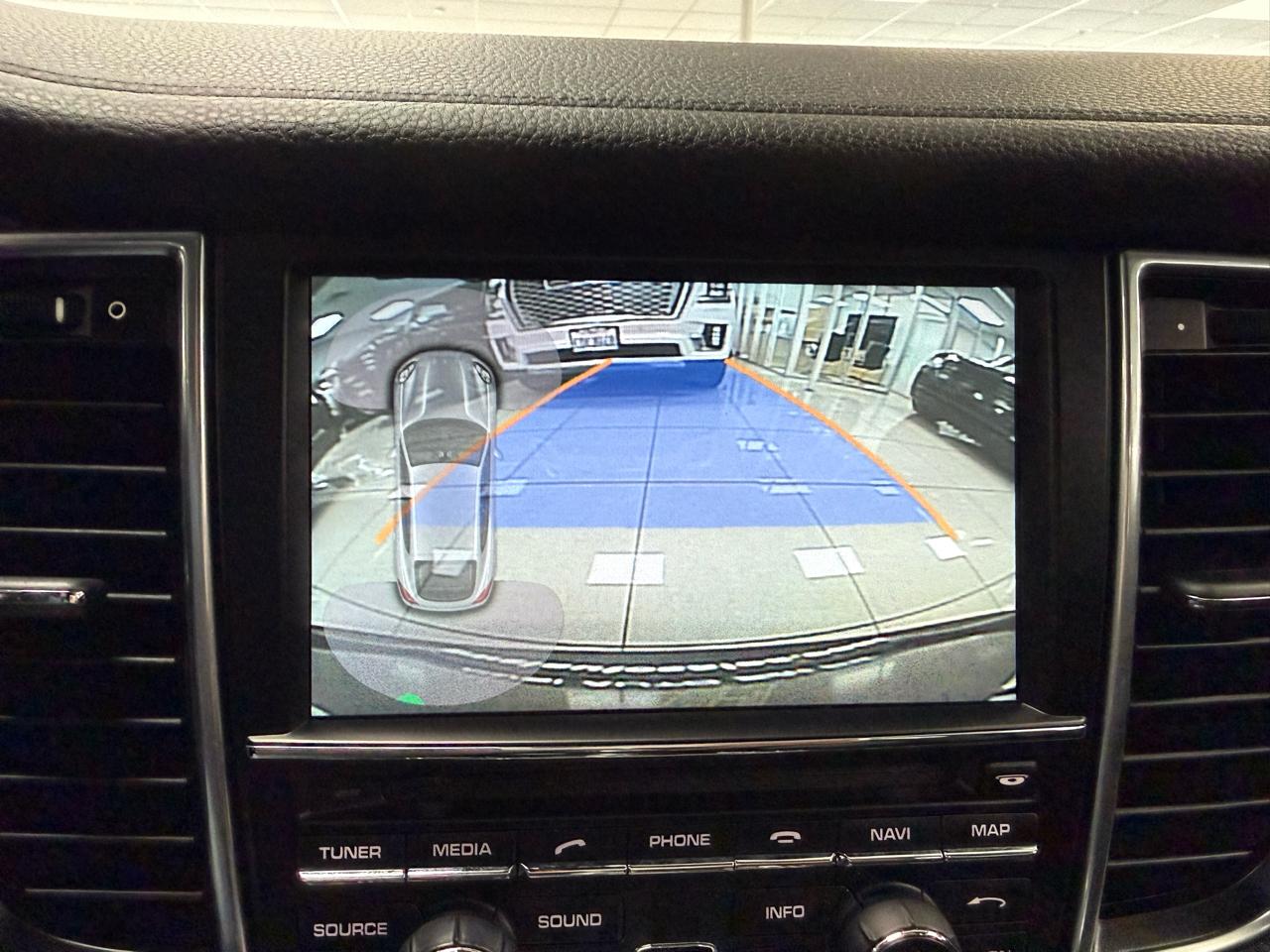 Porsche Panamera 4 2015