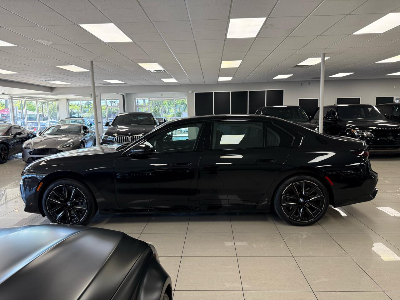 BMW 7-Series 760i xDrive 2023