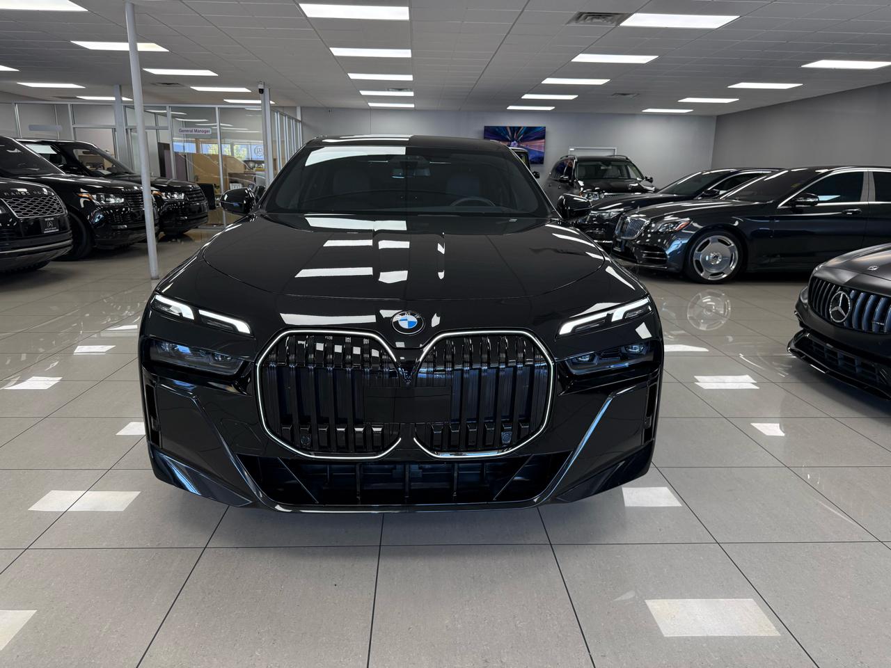 BMW 7-Series 760i xDrive 2023