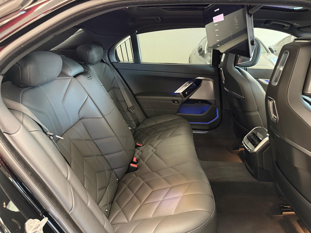 BMW 7-Series 760i xDrive 2023