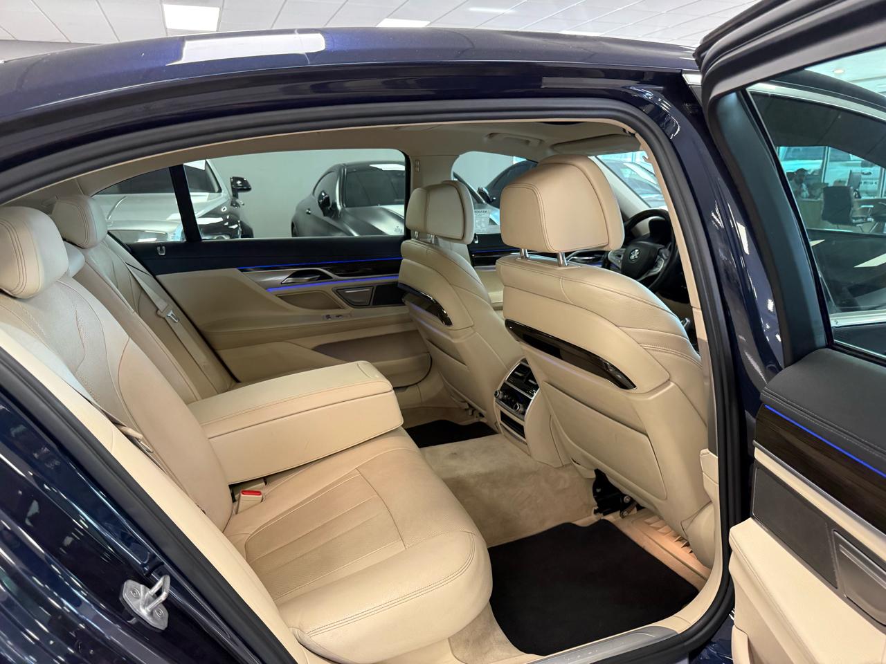 BMW 7-Series 740i 2016