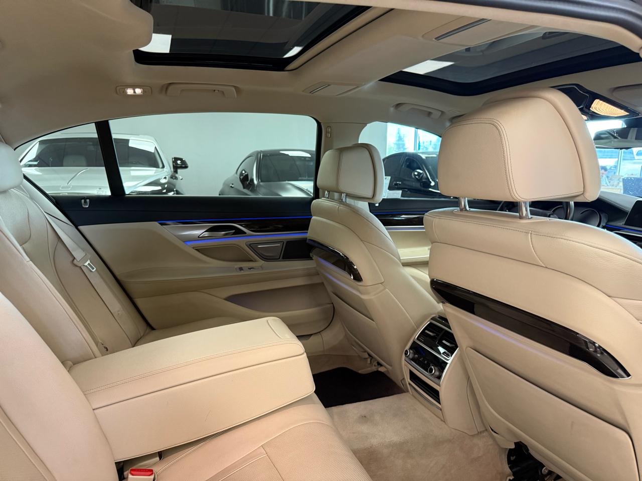 BMW 7-Series 740i 2016