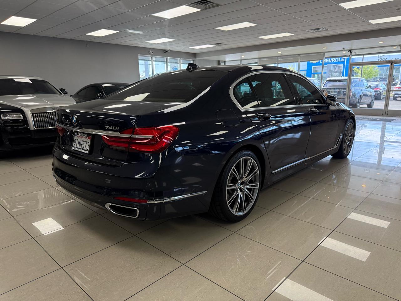 BMW 7-Series 740i 2016