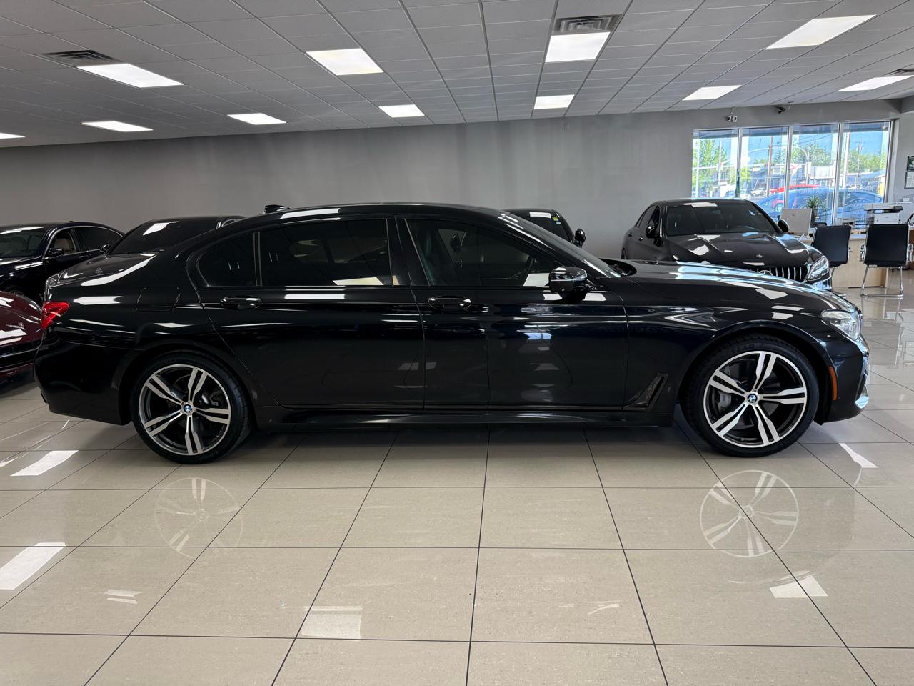 BMW 7-Series 750i 2018