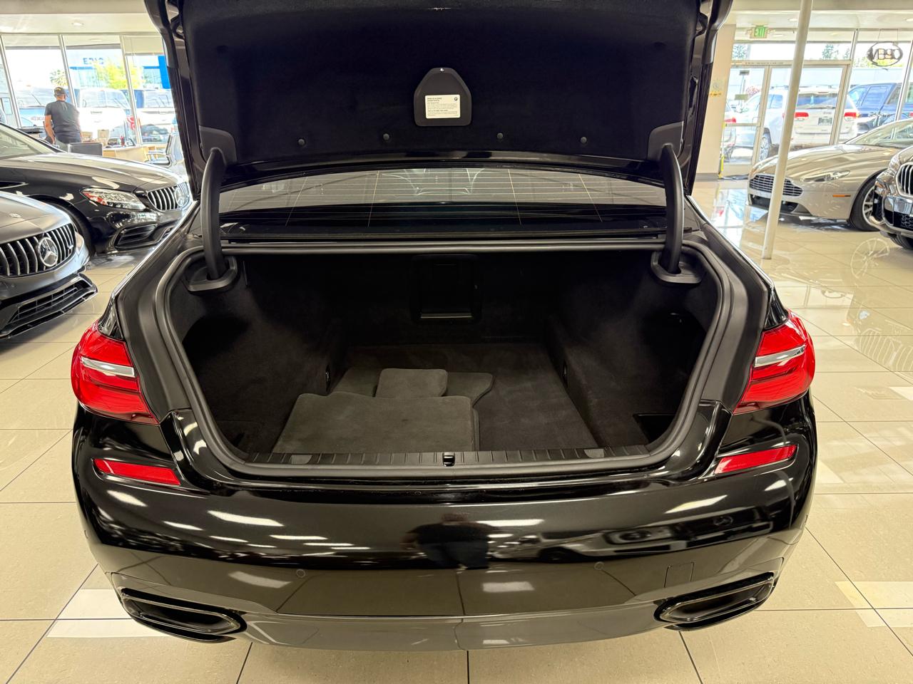 BMW 7-Series 750i 2018