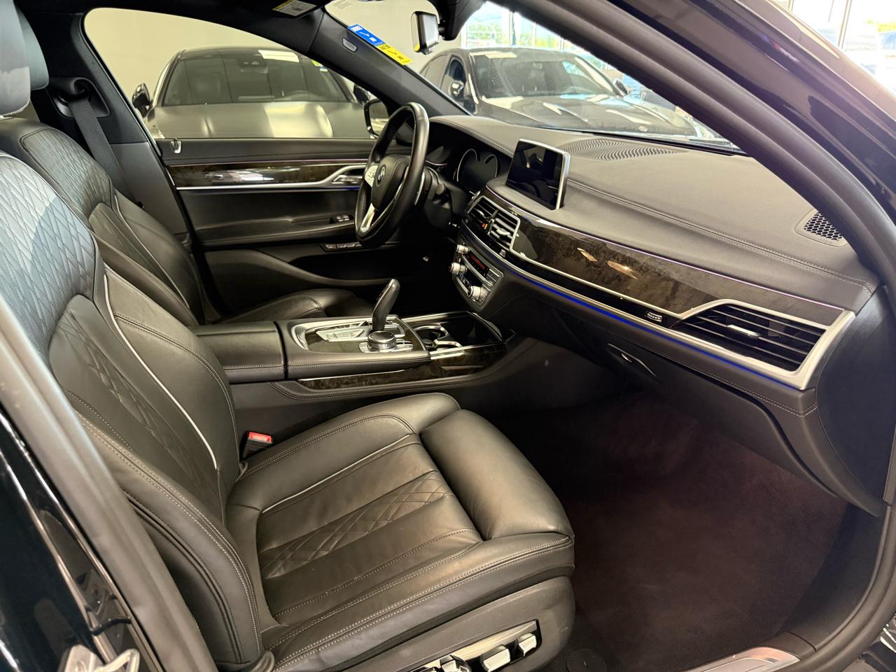 BMW 7-Series 750i 2018