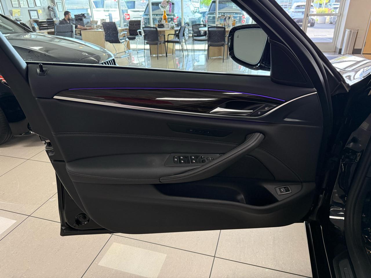 BMW 5-Series 530i 2021