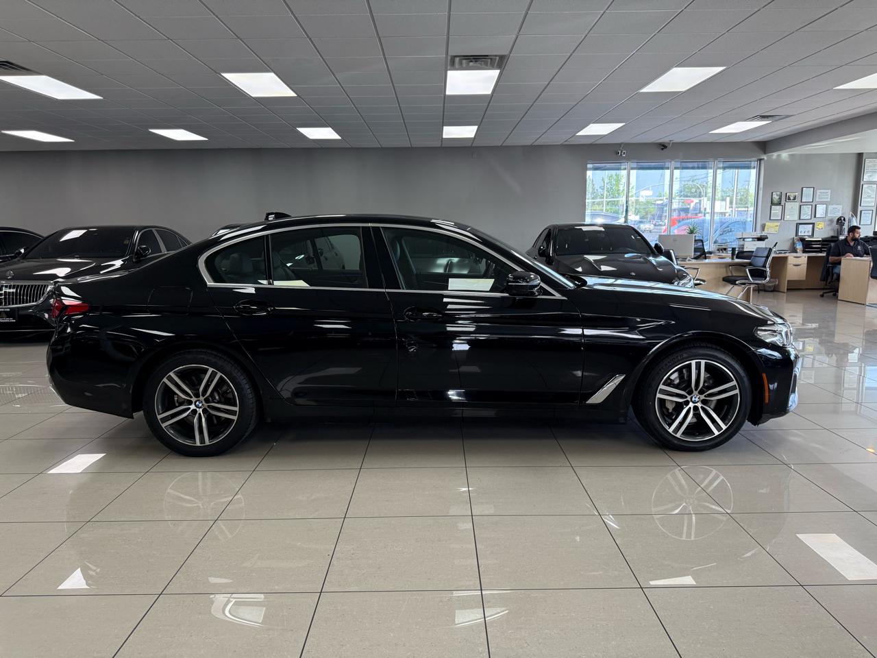 BMW 5-Series 530i 2021