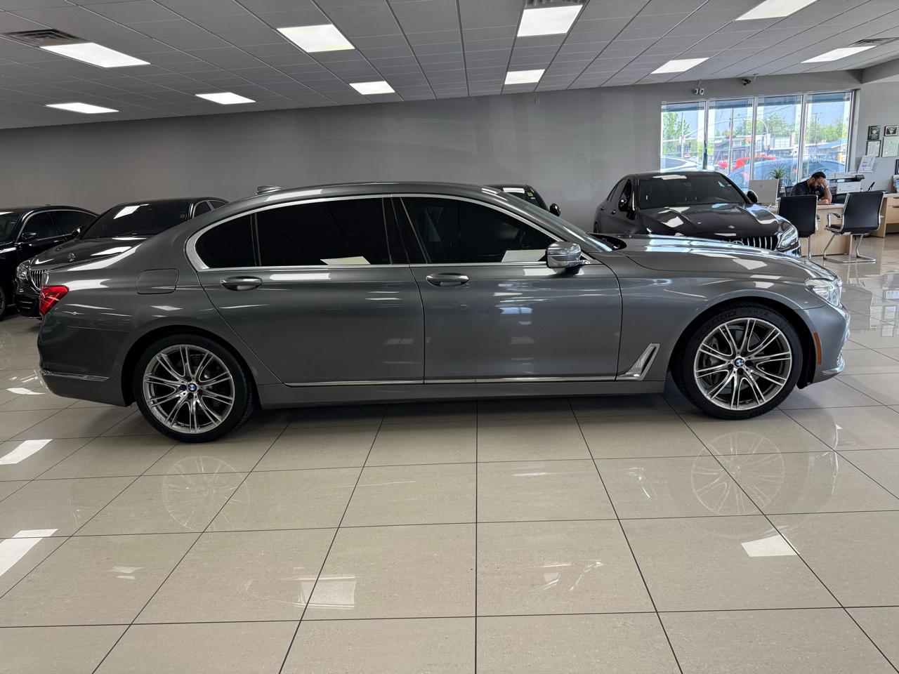 BMW 7-Series 740i 2016