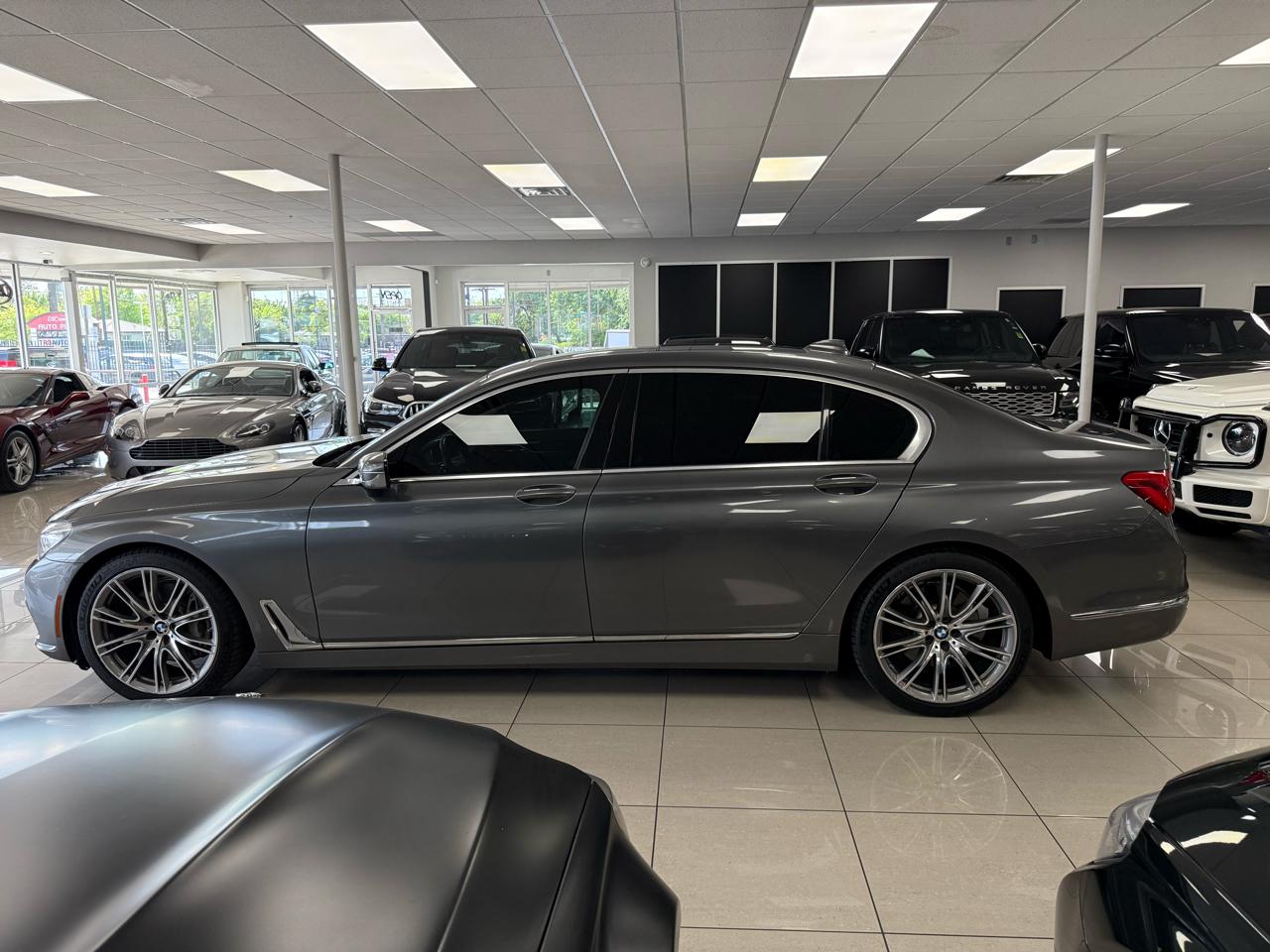 BMW 7-Series 740i 2016