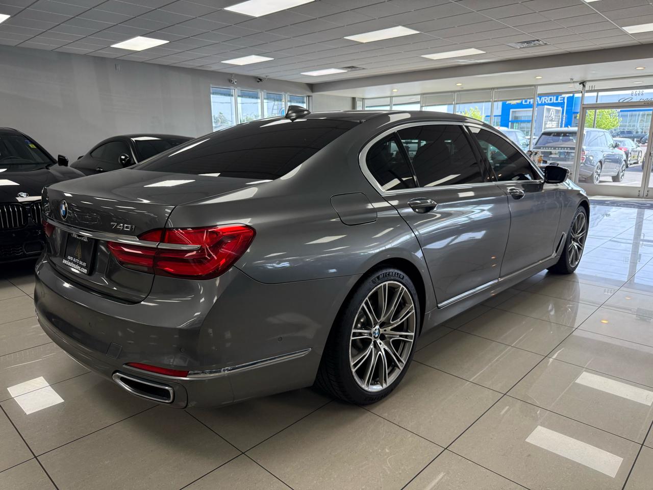 BMW 7-Series 740i 2016