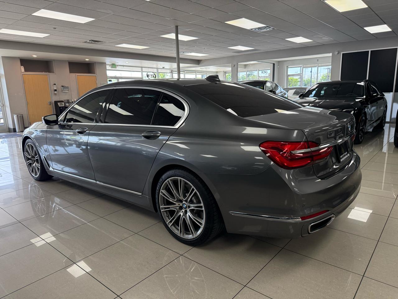 BMW 7-Series 740i 2016