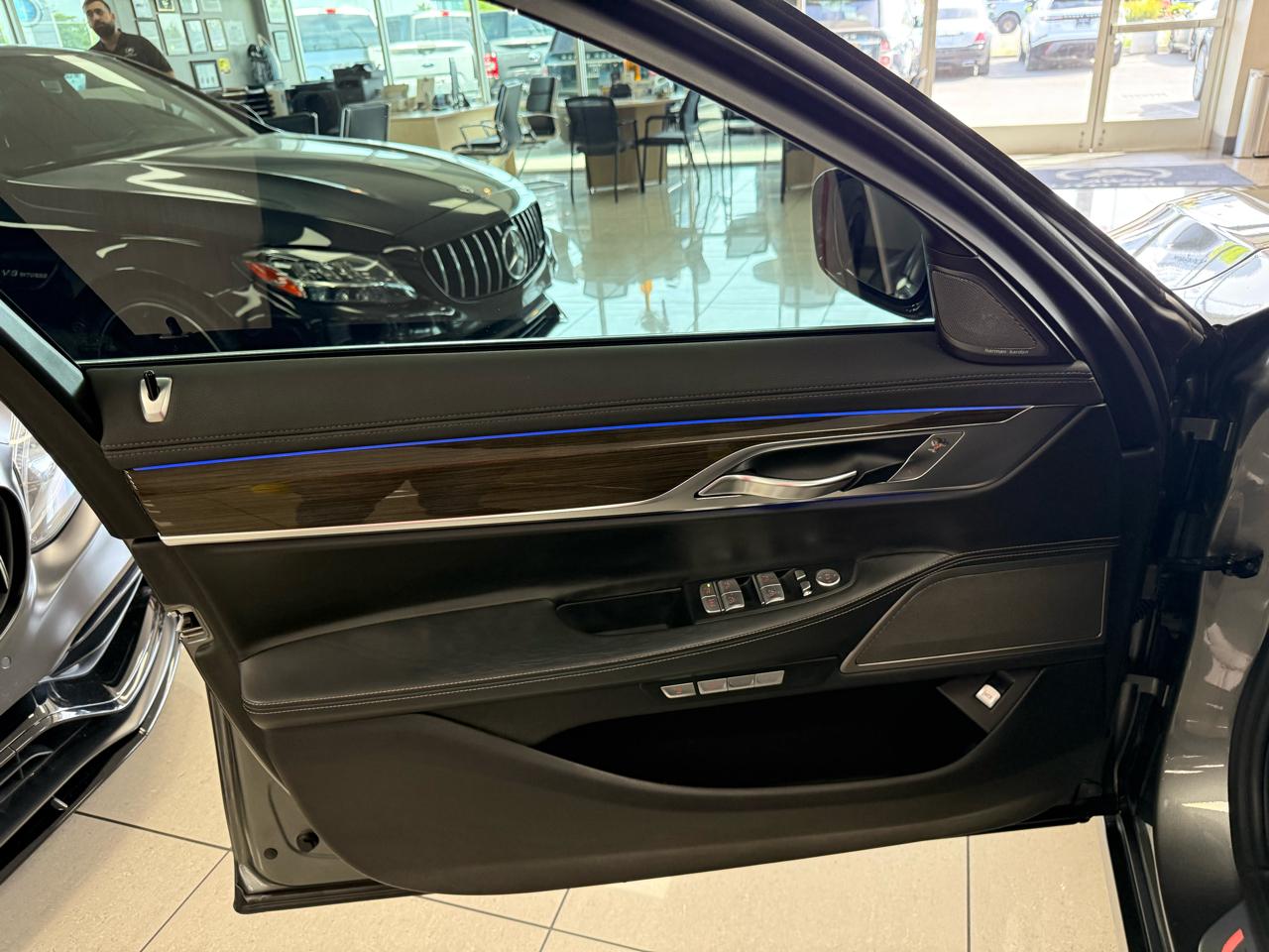 BMW 7-Series 740i 2016