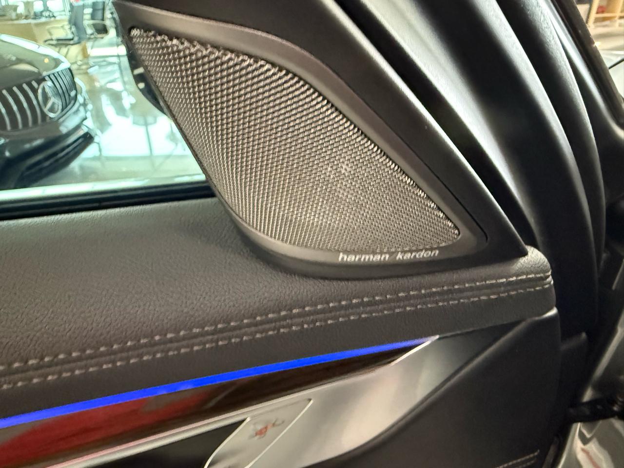 BMW 7-Series 740i 2016