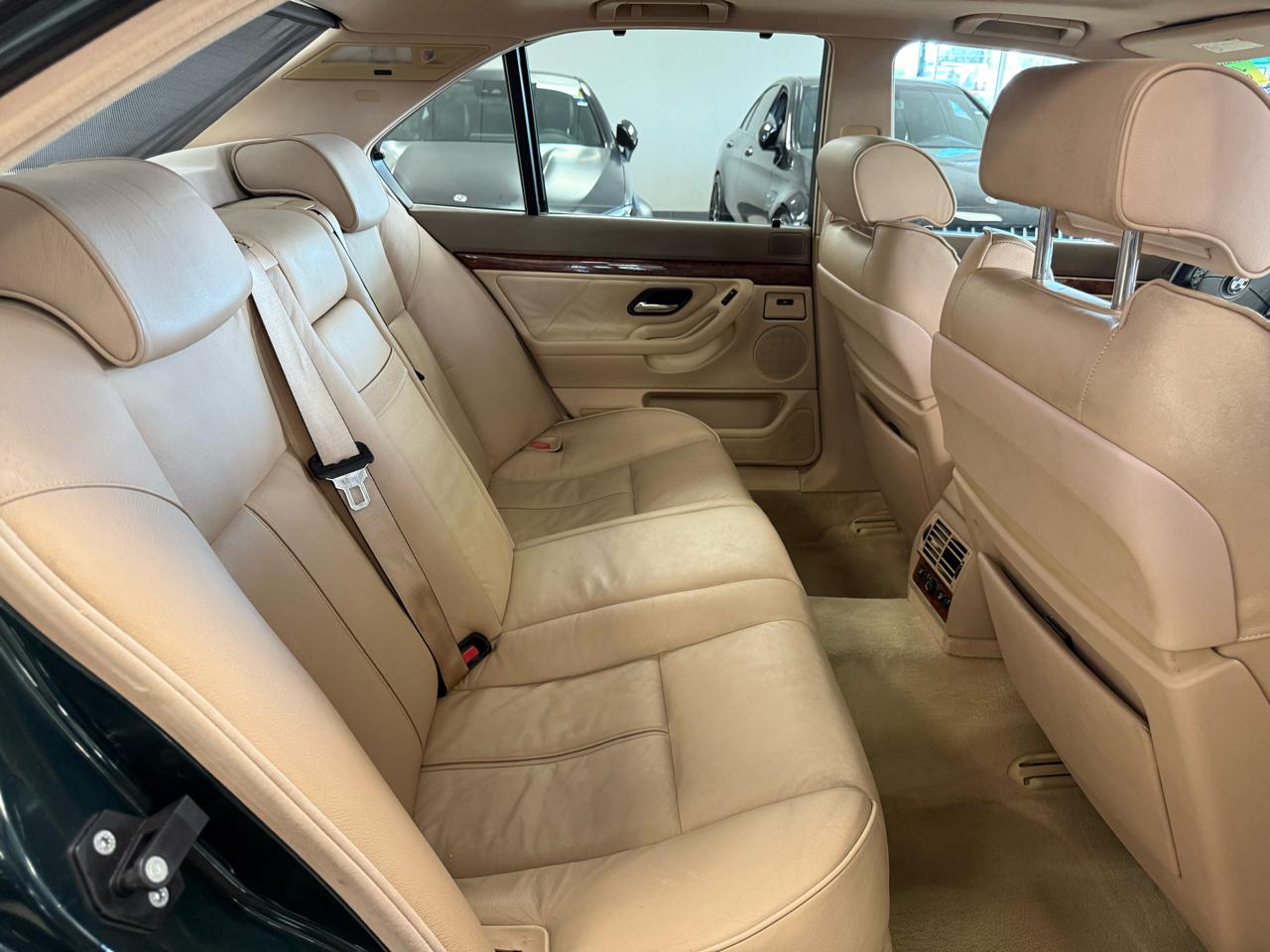 BMW 7-Series 740i 2001