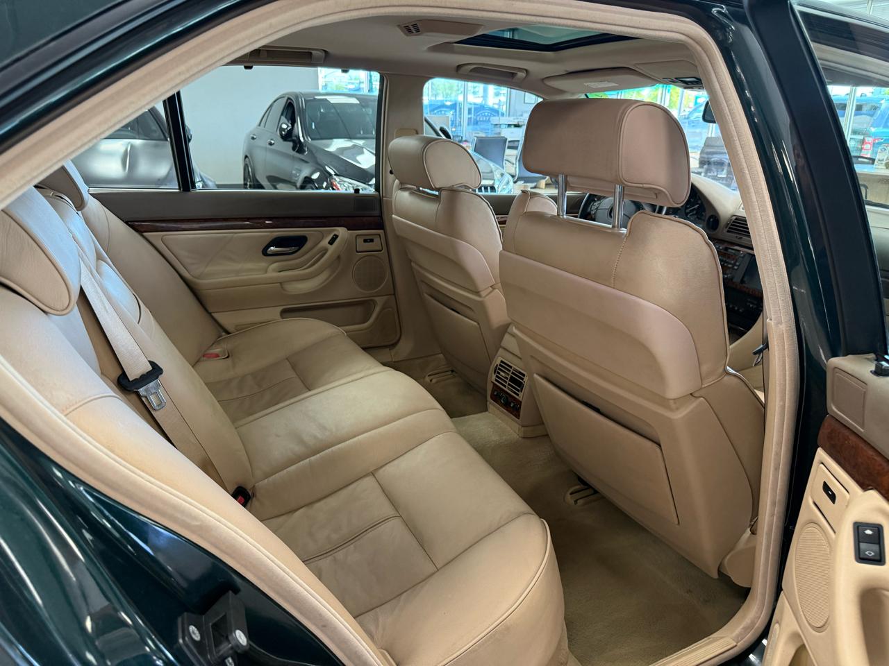 BMW 7-Series 740i 2001