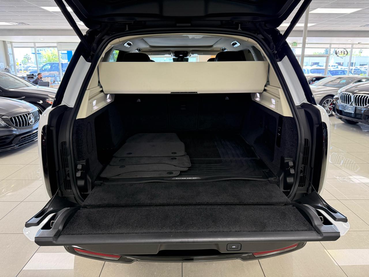 Land Rover New Range Rover SE 2023