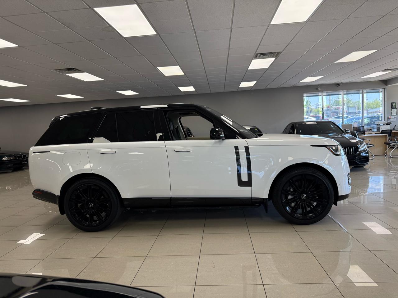 Land Rover New Range Rover SE 2023