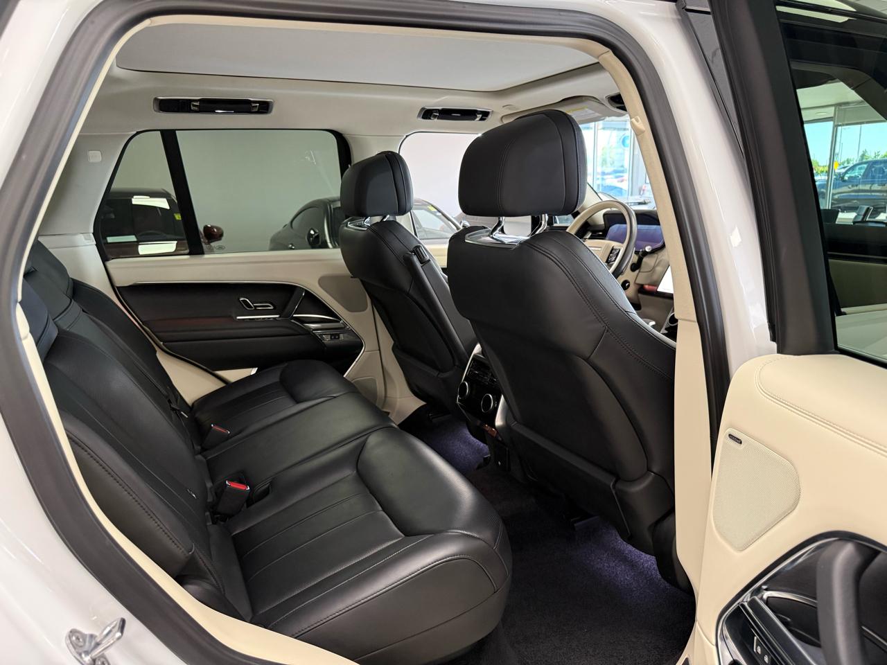 Land Rover New Range Rover SE 2023