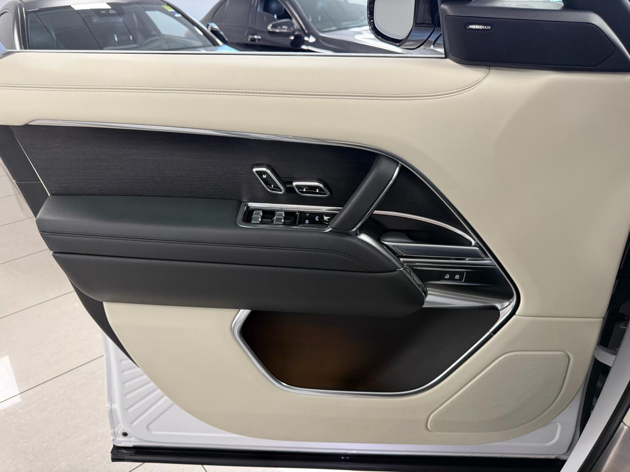 Land Rover New Range Rover SE 2023