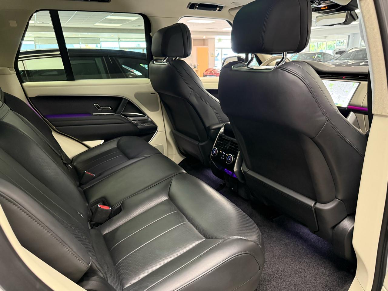 Land Rover New Range Rover SE 2023