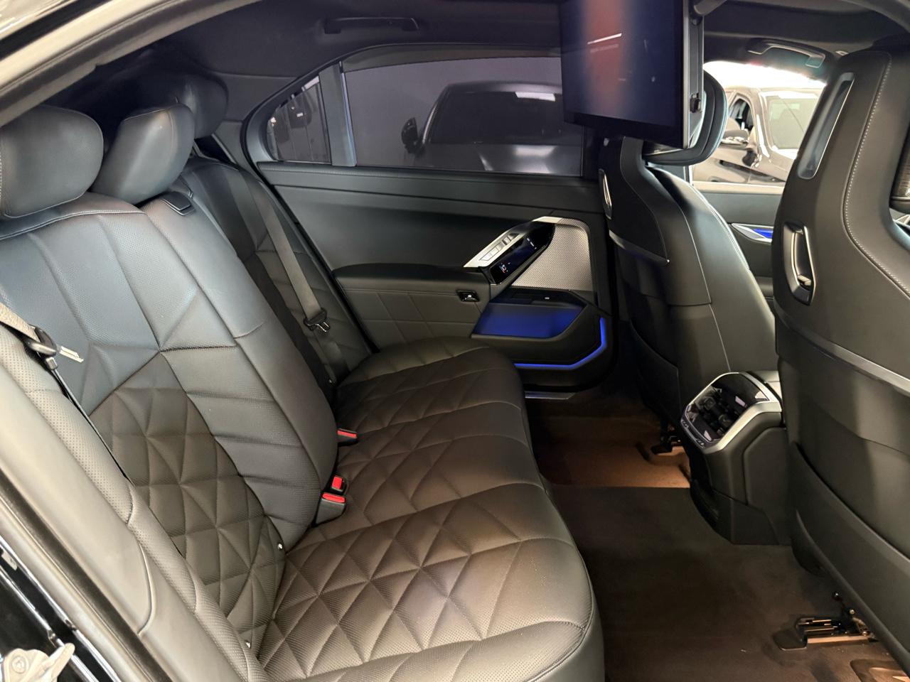 BMW 7-Series 740i 2024