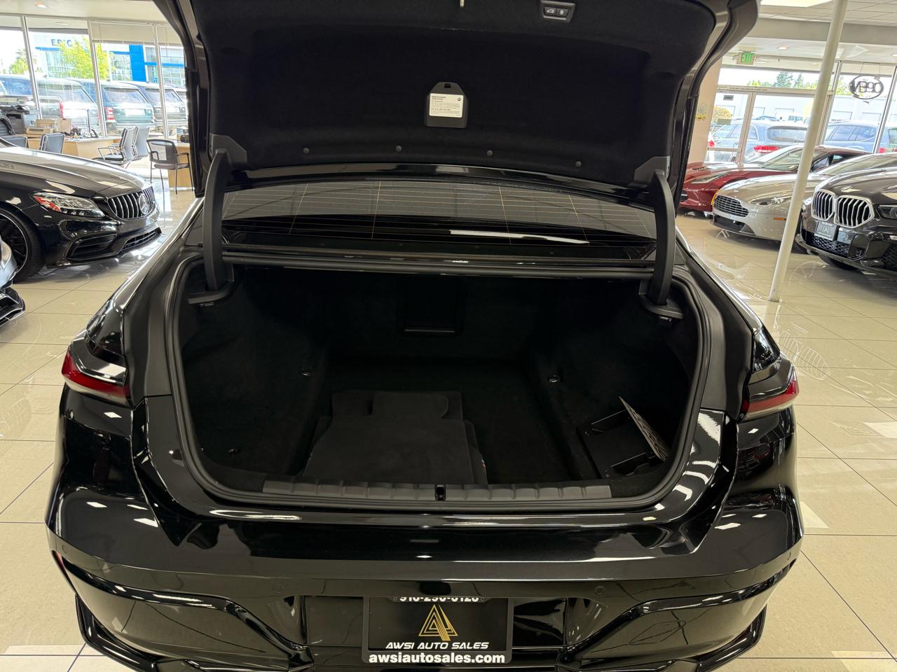 BMW 7-Series 740i 2024