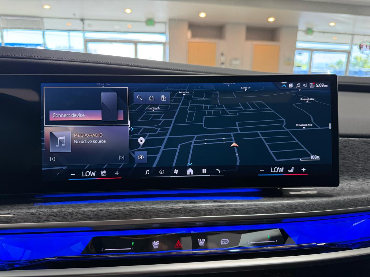 BMW 7-Series 740i 2024