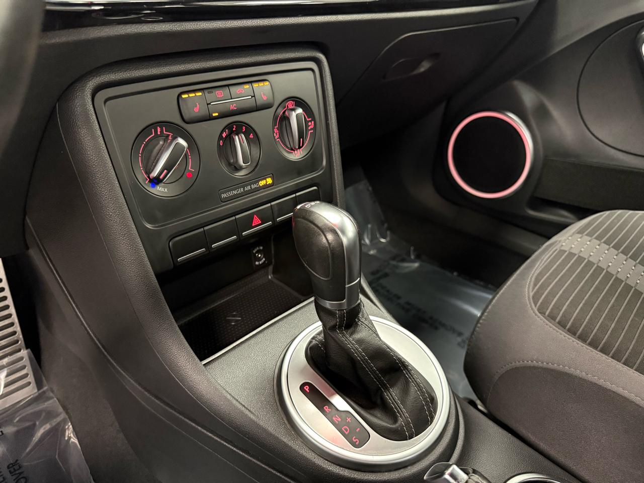 Volkswagen Beetle 2.0T Turbo 2012