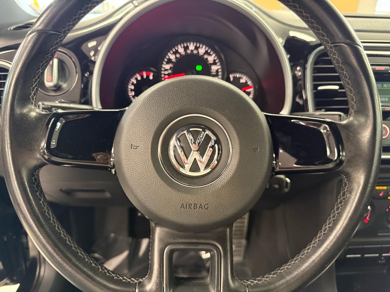 Volkswagen Beetle 2.0T Turbo 2012