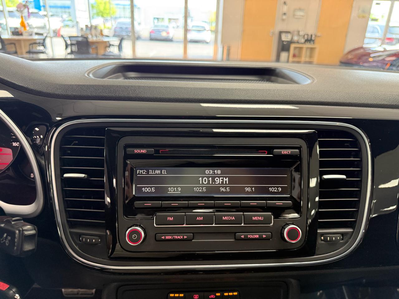 Volkswagen Beetle 2.0T Turbo 2012