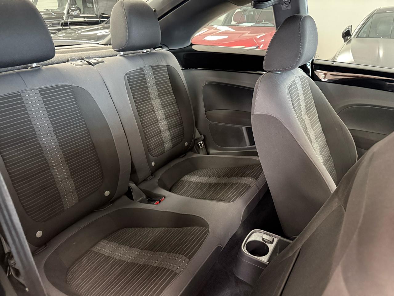 Volkswagen Beetle 2.0T Turbo 2012