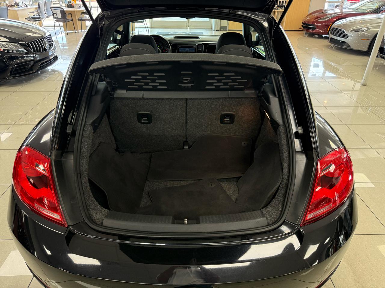 Volkswagen Beetle 2.0T Turbo 2012