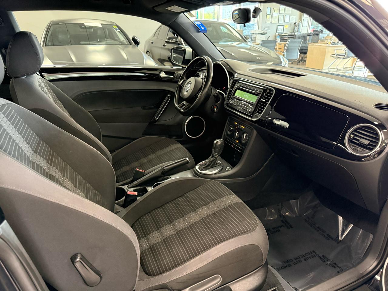 Volkswagen Beetle 2.0T Turbo 2012