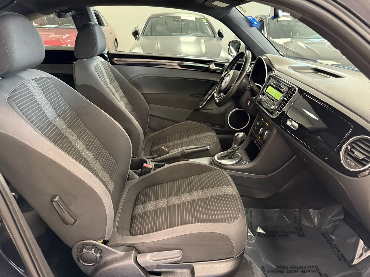 Volkswagen Beetle 2.0T Turbo 2012