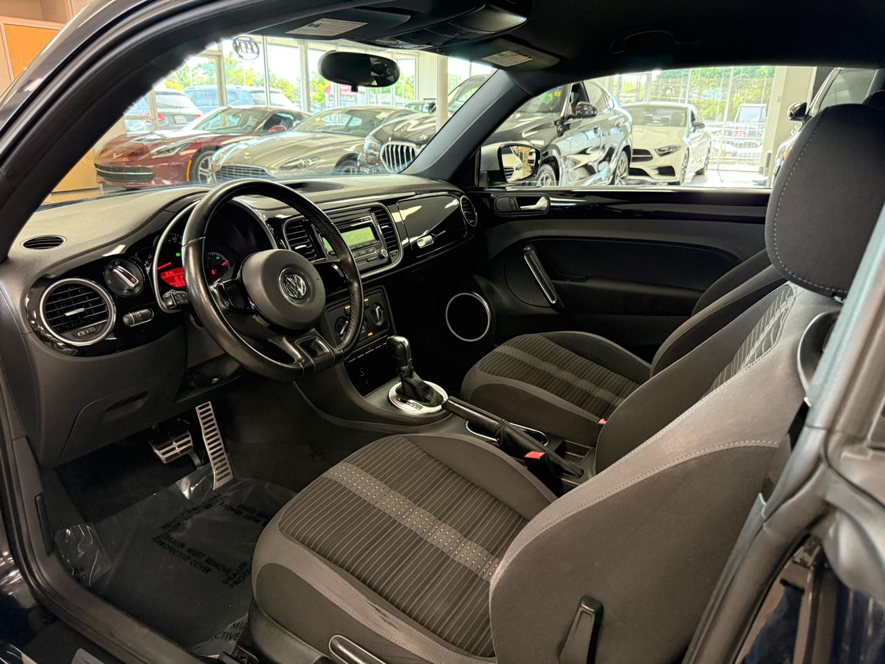 Volkswagen Beetle 2.0T Turbo 2012