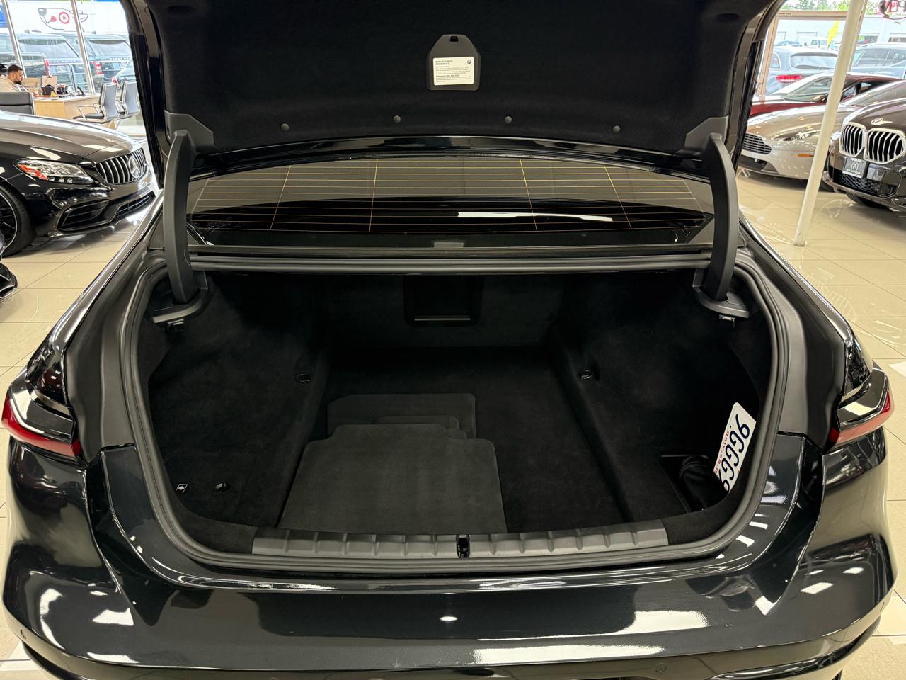 BMW 7-Series 740i 2023