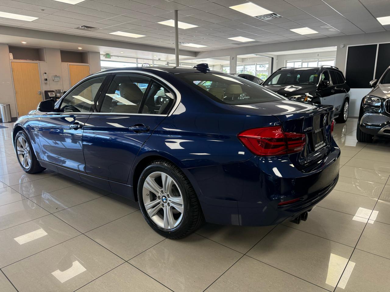 BMW 3-Series 330i xDrive SULEV Sedan 2018