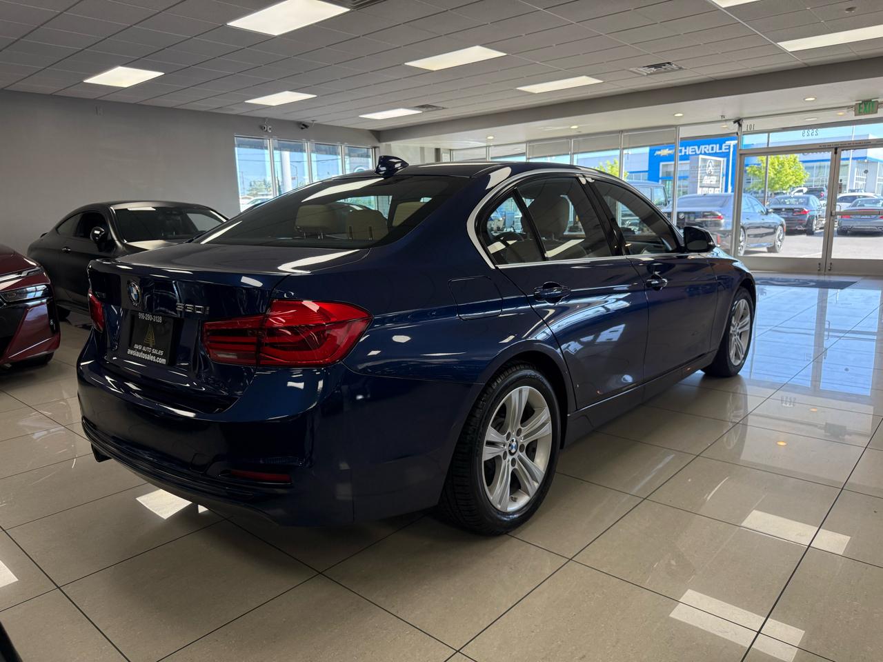 BMW 3-Series 330i xDrive SULEV Sedan 2018